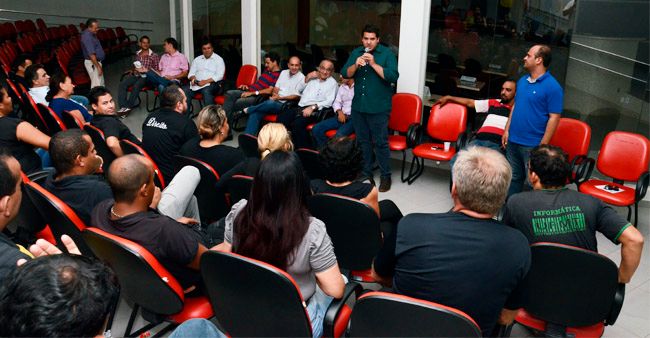 Servidores da Câmara se reúnem com vereadores e cobram celeridade na aprovação de PCCS