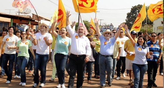 Coligação 'A Força da Gente' promoveu caminhada na região da Vila Olinda