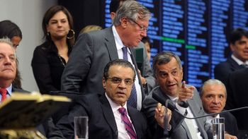 Temas polêmicos e homenagem a Eduardo Campos marcam pauta na Câmara dos Deputados