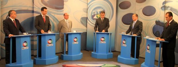 O Alvo: Taques prefere não reagir a ataques e frustra eleitores no primeiro debate na TV