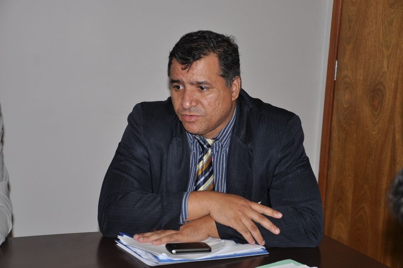 Reginaldo requer informações sobre obras em andamento no Município