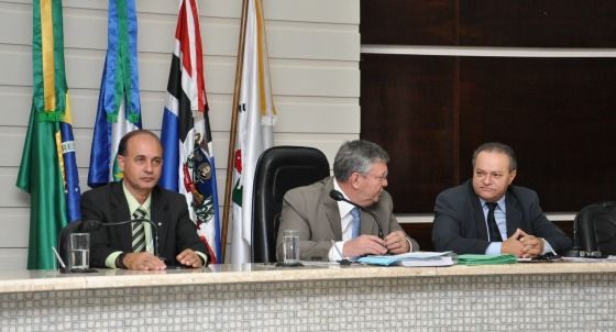 'Novatos' se movimentam de olho na futura mesa diretora da Câmara Municipal
