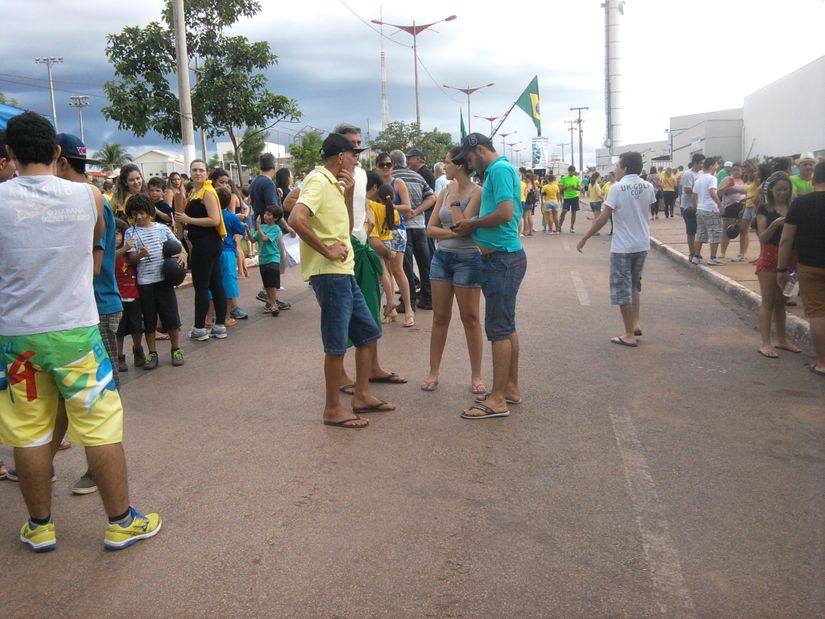 Duas mil pessoas saem para manifestação em Rondonópolis