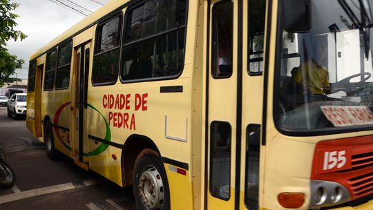 Vereadores enrolam para fazer audiência para debater concessão do transporte público