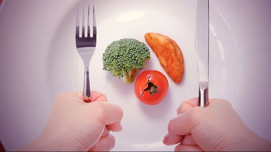 Dietas radicais não são indicadas para perder peso
