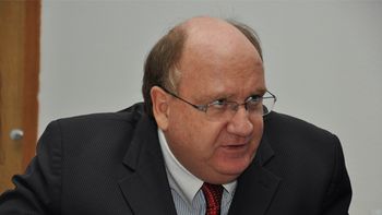 Dr. Manoel entra na disputa com os 'dois pés esquerdos' e candidatura pode nascer morta