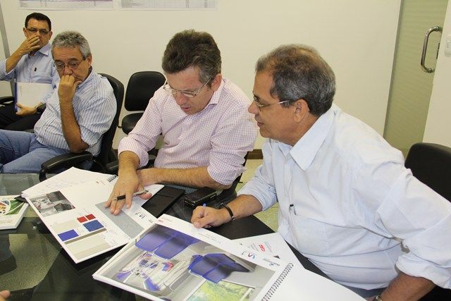 Mendes se compromete a realizar 10 ações prioritárias para a Copa do Mundo em Cuiabá
