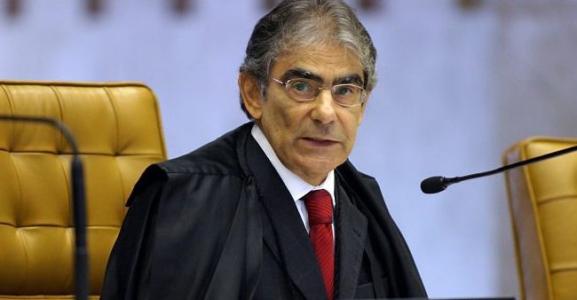 Ayres Britto diz que temor do abuso não autoriza censura à imprensa