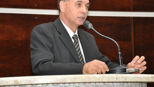 Vereador apresenta projeto que quer isentar igrejas de pagarem água e esgoto