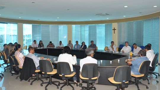 Prefeito está reunido com secretariado desde o início da manhã desta quarta-feira