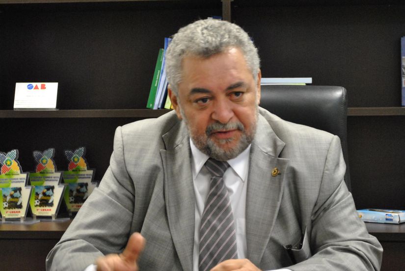 Em Cuiabá, Percival acompanha Mauro Mendes na votação e declara seu apoio