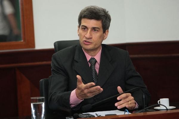 Governador exonera Marcel Crusi da Sefaz e nomeia adjunto