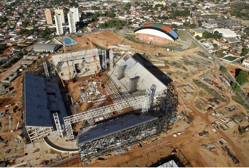 Depois do escândalo nacional, MP pede suspensão do pagamento das 'super cadeiras'