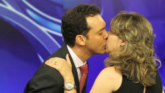Na falta de propostas, até beijo na boca ganha destaque nas eleições em Cuiabá