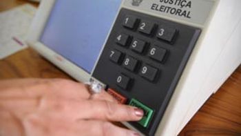 Troca-troca partidário confirma falência do sistema político no país