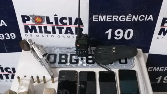 Material apreendido em posse de traficantes, em Cuiabá   Imagem: Divulgação / PM MT