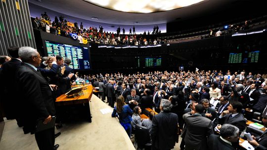 Redução da maioridade penal não alcança votação mínima e é rejeitada