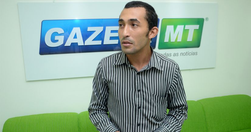 Professor homossexual quer entrar na política, tem ideias arrojadas e aprova Bolsonaro