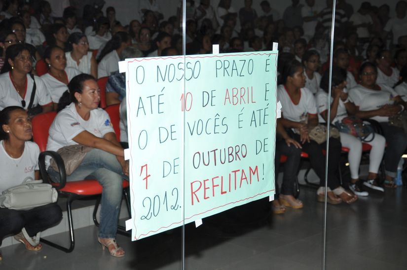Câmara derruba emenda com proposta de servidores, que ameaçam greve