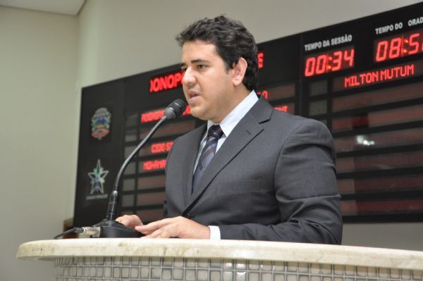 Ibrahim defende desburocratização da lei para contratação de serviços básicos