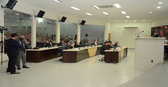 Prefeitura não quebra, mas repassa o custo... Um pouco mais sobre o PCCS. 