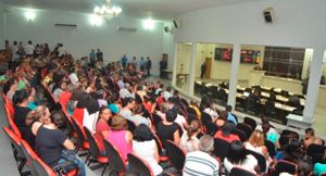 Câmara Municipal “gasta” em decoração e sistema de som, mas e o conteúdo?