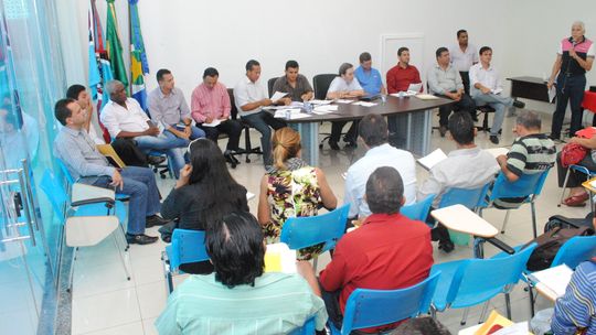 Lideranças comunitárias se reúnem com vice-prefeito para apresentar reivindicações