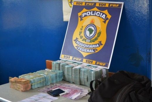 Dinheiro e cheques apreendidos em Minas Gerais aumentam suspeitas sobre políticos de MT