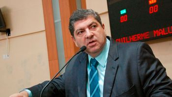 Maluf aponta superfaturamento de R$ 4,7 mi em licitação