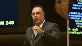 Juiz envia investigação sobre André Vargas ao presidente do STF