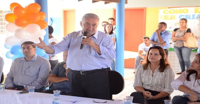 Prefeito defende a reflexão e critica ditadura da imposição nas escolas
