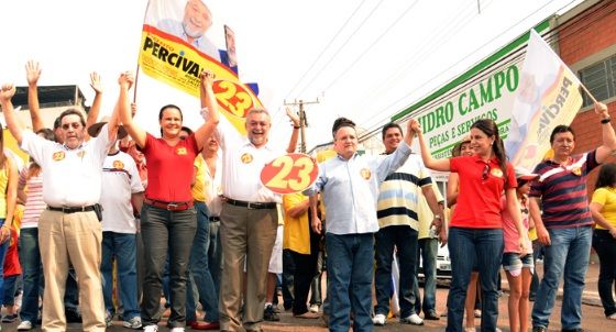 Percival, Rogério e senador Pedro Taques (PDT) lideram multidão em caminhada
