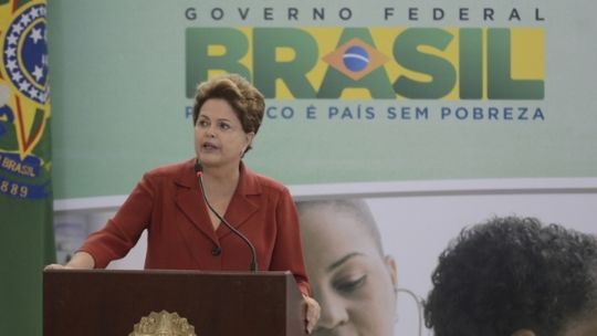 Dilma sanciona lei que inibe criação de partidos
