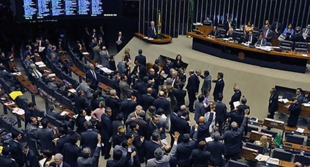 Aprovada com mudanças na Câmara, Minireforma eleitoral voltará ao Senado