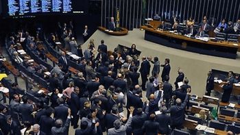 Aprovada com mudanças na Câmara, Minireforma eleitoral voltará ao Senado