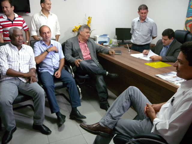 Hussein toma posse e deve permanecer na Câmara por 120 dias