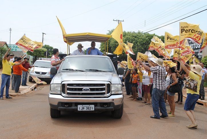 Percival e Rogério fazem maratona eleitoral pelos bairros de Rondonópolis