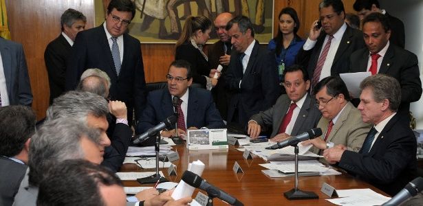 Câmara Federal decide votar PEC que acaba com voto secreto