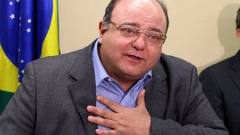 Vacarezza nega envolvimento com Vargas e Youssef para beneficiar laboratório