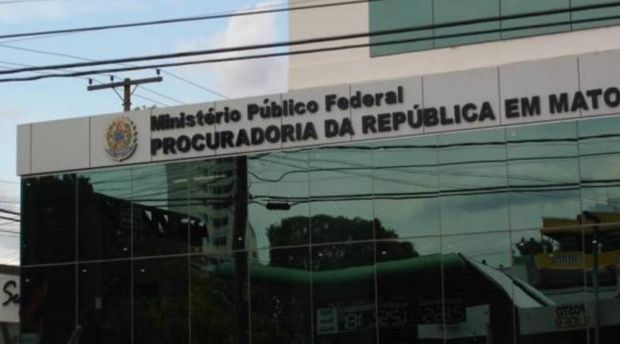 Procuradoria consegue suspender cobrança feita pelo PR a ocupantes de cargos no Governo de MT