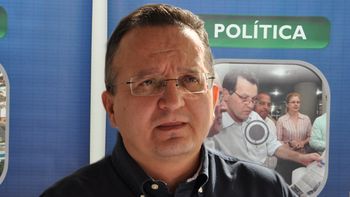 Adversários não conseguem responder críticas de Pedro Taques (PDT) ao descaso com a Saúde Pública