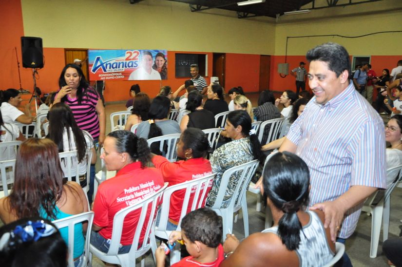 Candidato à reeleição Ananias Filho participa de reunião com os Agentes de Saúde