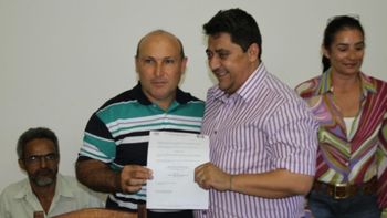 Prefeito empossa mais três secretários e diz que está dando 'cara nova' à gestão