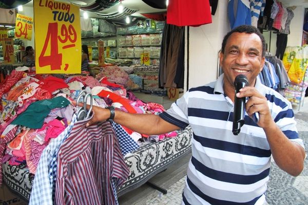 Comércio do centro apela para locutores para anunciar ofertas e provoca poluição sonora