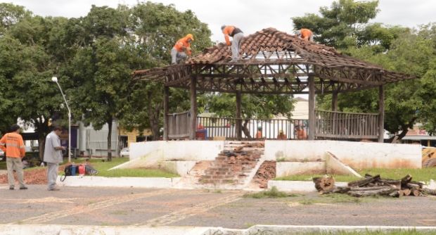 Tá dominado: Polêmica pode deixar Praça dos Carreiros sem iluminação especial