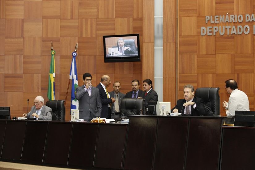 Deputados estaduais podem derrubar OSS nesta terça-feira 