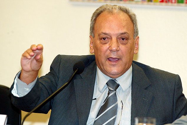Justiça livra ex-tesoureiro de Azeredo de acusações do mensalão mineiro