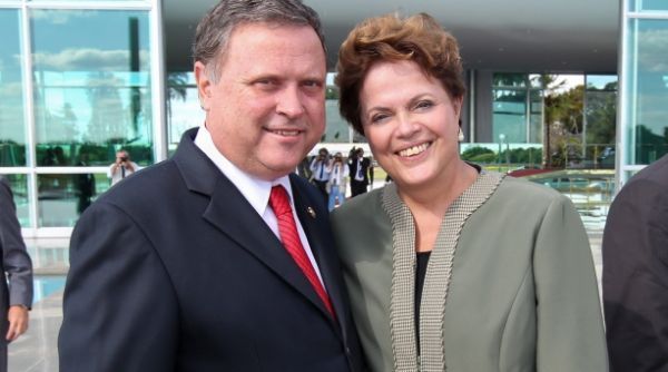 Maggi afirma que aceitaria assumir um ministério no governo de Dilma