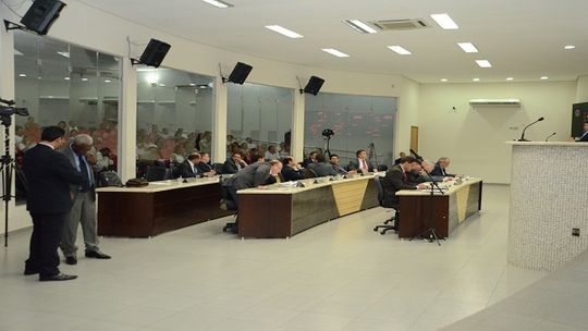Prefeitura não quebra, mas repassa o custo... Um pouco mais sobre o PCCS. 