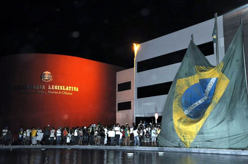 Confusão em Cuiabá pode ser resultado de guerra entre grupos políticos